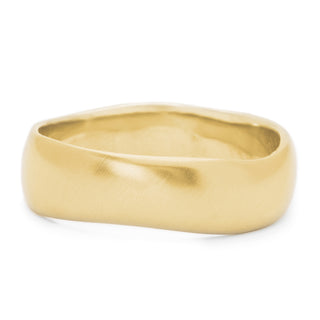 Gold Wide Wavy Band | 6.2mm