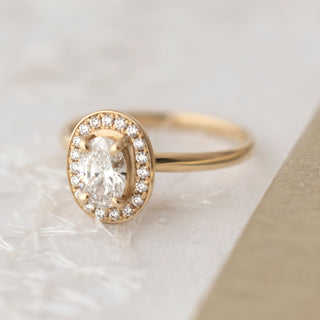 The Alexandra Oval Halo Engagement Mount