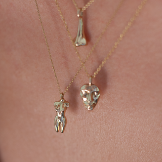 Female sales body necklace